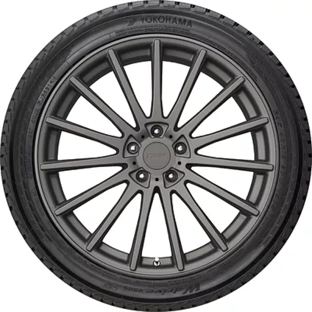 Yokohama W.Drive V905 235/55 R19 101V