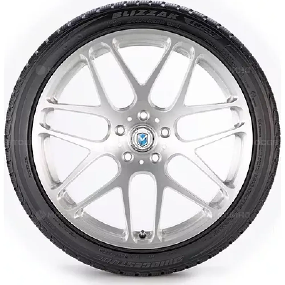 Bridgestone Blizzak LM32 245/40 R20 95W
